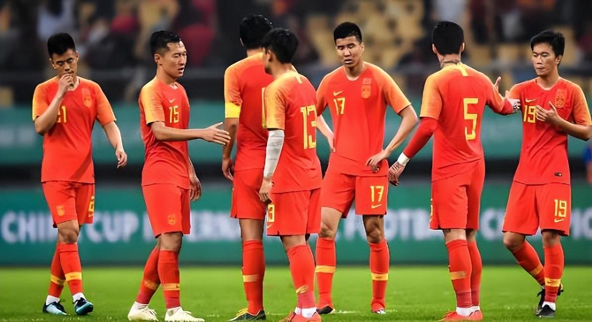 意外!崔鹏带领中国球队1比2热身赛惜败巴萨09梯队,引发热议